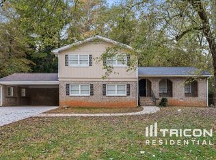 401 Barbashela Dr, Stone Mountain, GA 30088