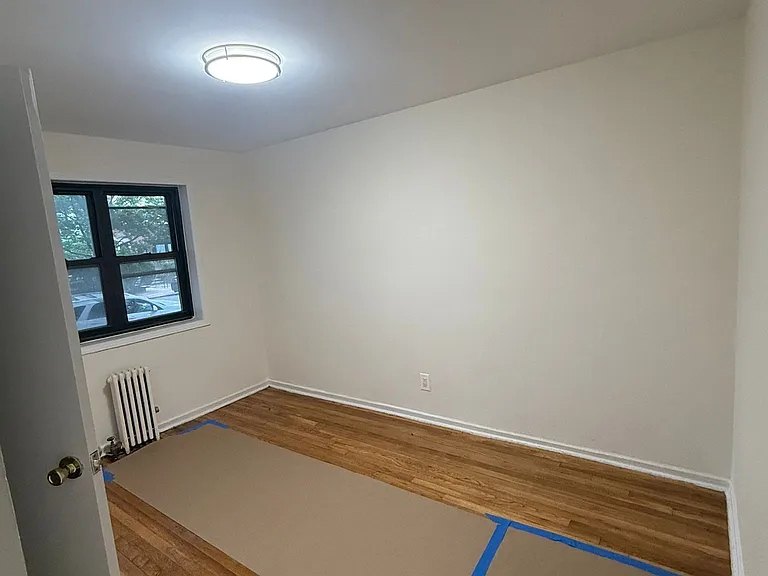 20-72 27th St #1B — Photo 4