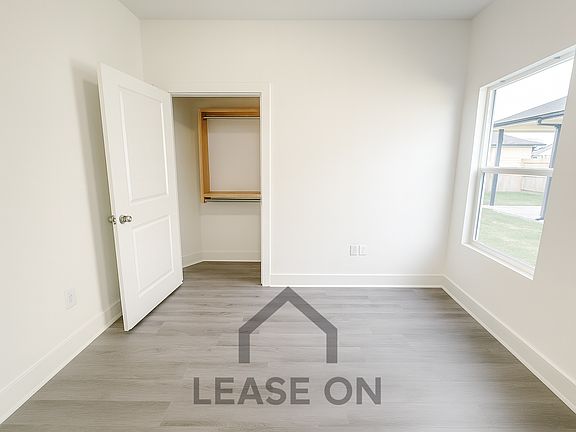 4th image of 1731 S Hickory Creek Ct