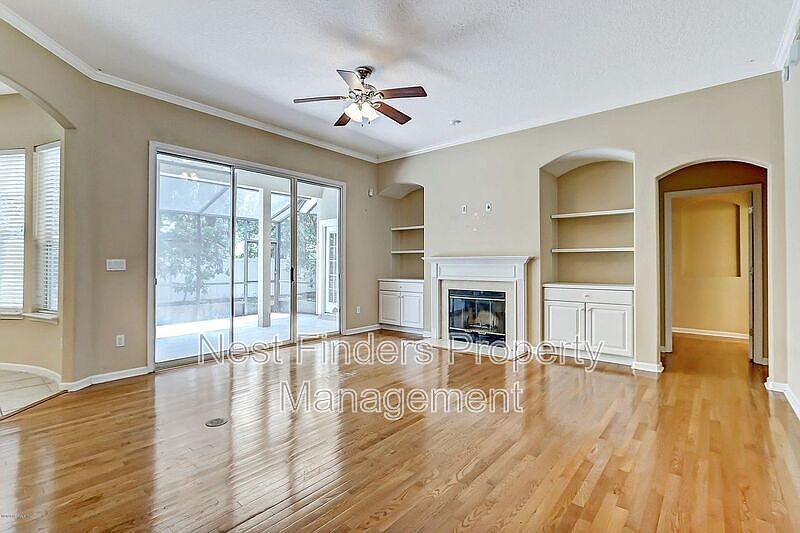 1st image of 160 Strawberry Ln