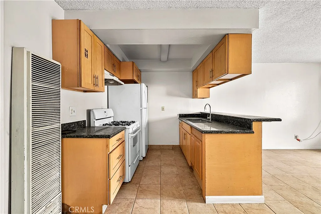 Building Photo - 10030 Alondra Blvd #10