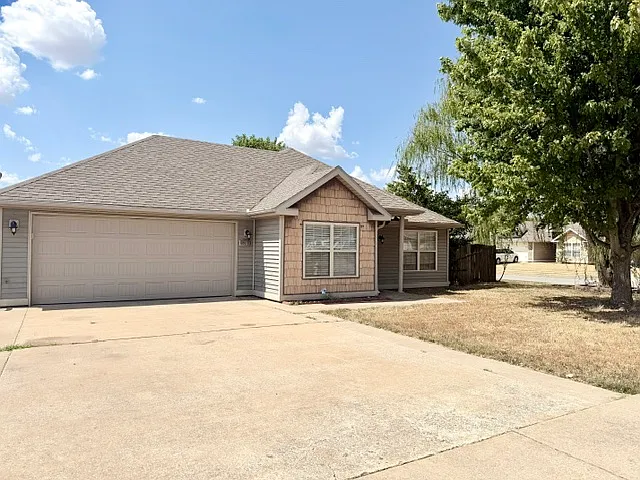 3 bed, 1186 sqft, $1,595 — Photo 2