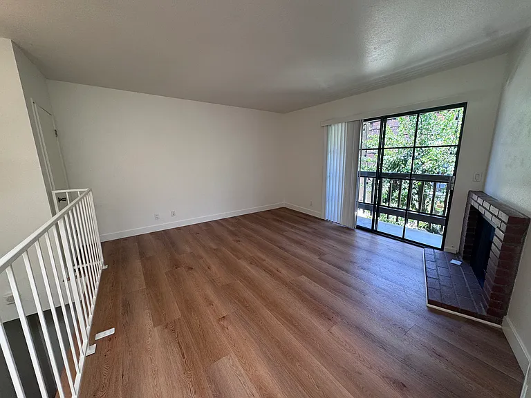 5729 Hazeltine Ave #2 — Photo 14