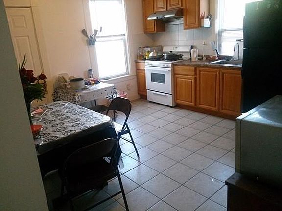 2nd image of 192 Fayette St #1
