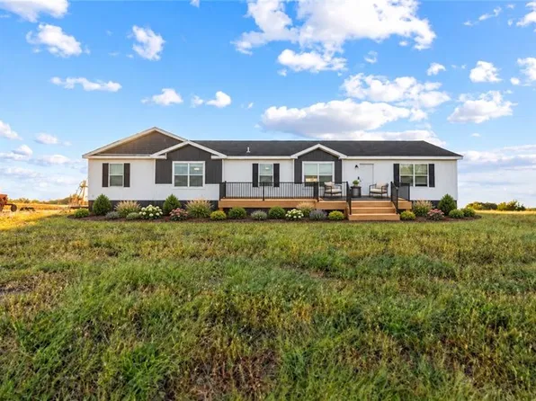 6650 Logeman Rd, Atchison, KS 66002