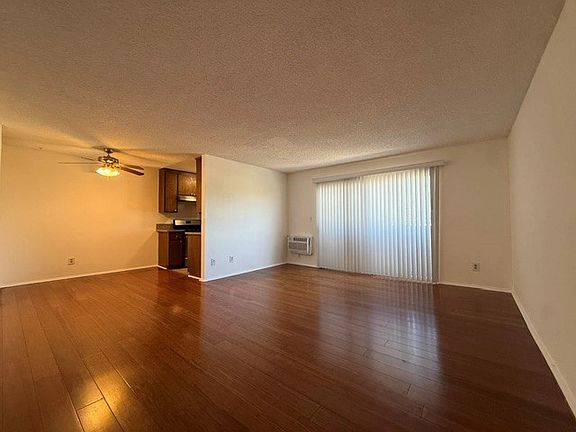 2nd image of 3720 Clarington Ave APT 201