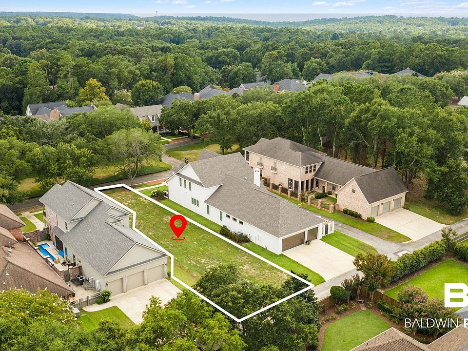 1st image of 108 Savannah Sq