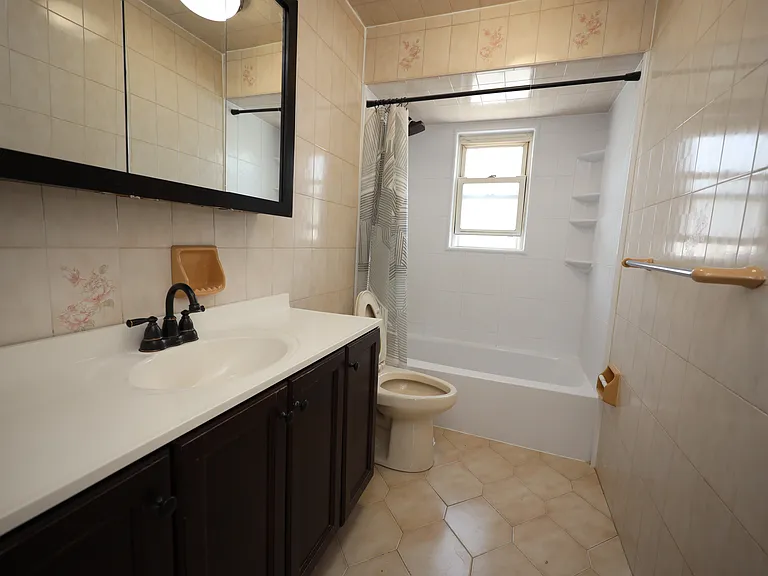 475 Beach Rd #2 — Photo 24