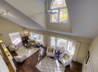 3955 Walden Shores Rd, Deephaven, MN 55391