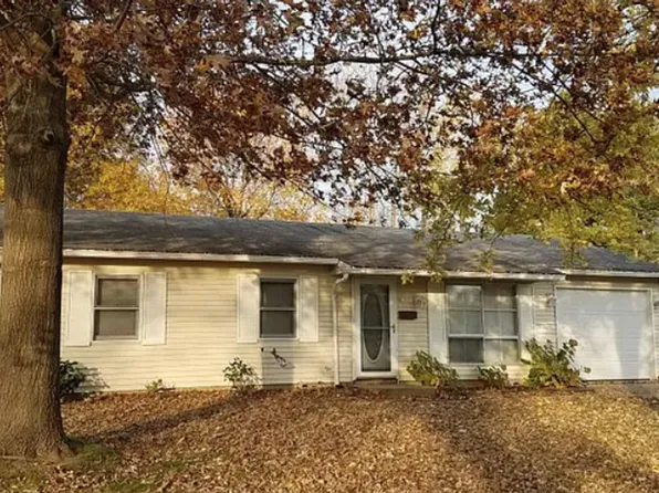 61 Westminister Dr, Chatham, IL 62629