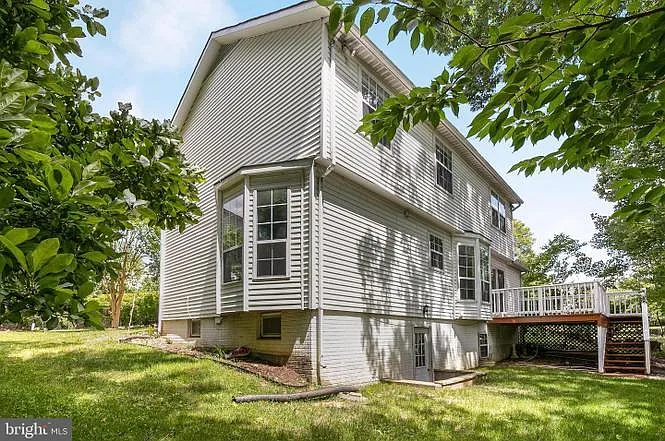 Valley View Dr — Photo 2