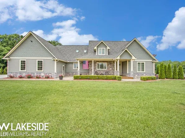 6329 Squirrel Run, Almont, MI 48003