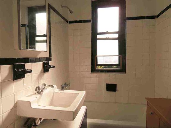5th image of 413 Grand St APT F803