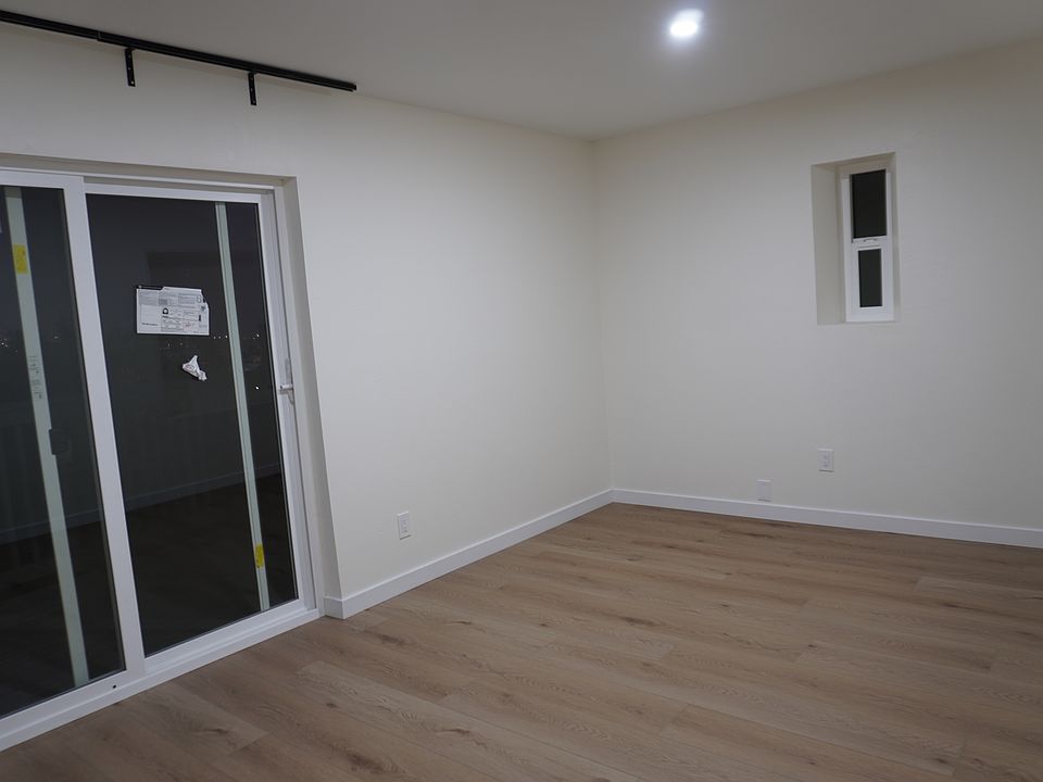 1st image of 954 Harbor View Dr