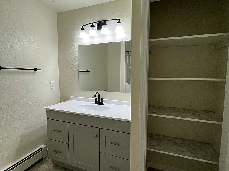 1024 Boston St #1024 — Photo 11