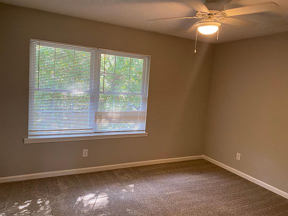 3rd image of 425 Lakewood Dr SW #425