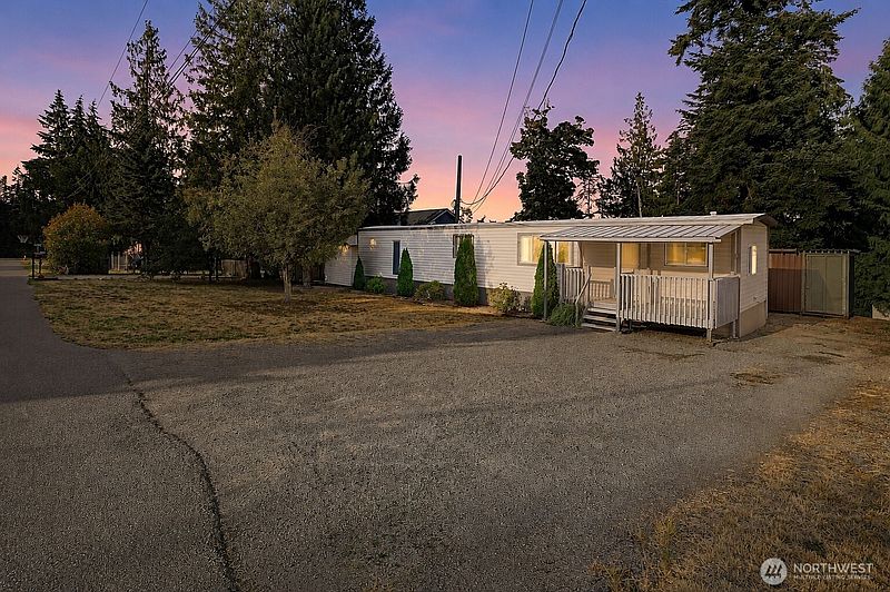5th image of 847 Patricia Ann Drive