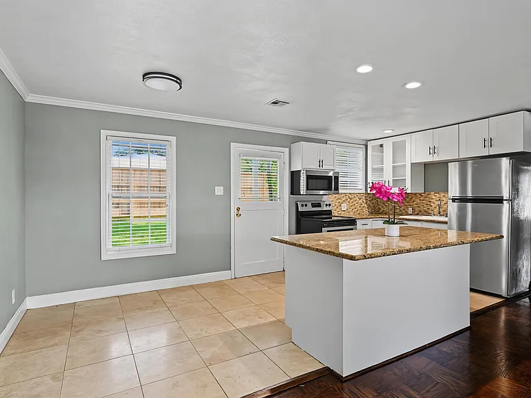 5202 Nina Lee Ln — Photo 8