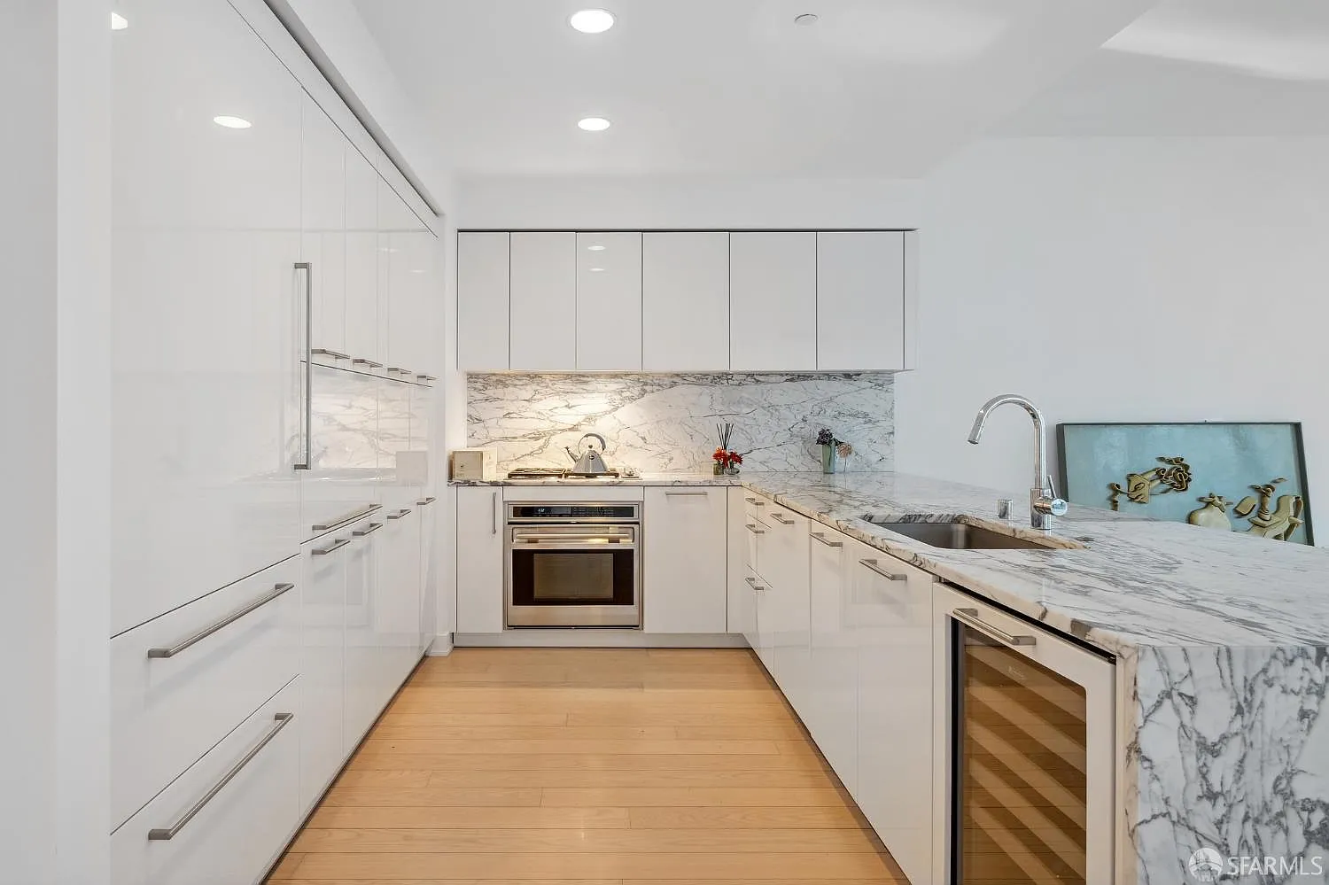 1 bed, 2.0 bath, 1633 sqft, $8,900 — Photo 3
