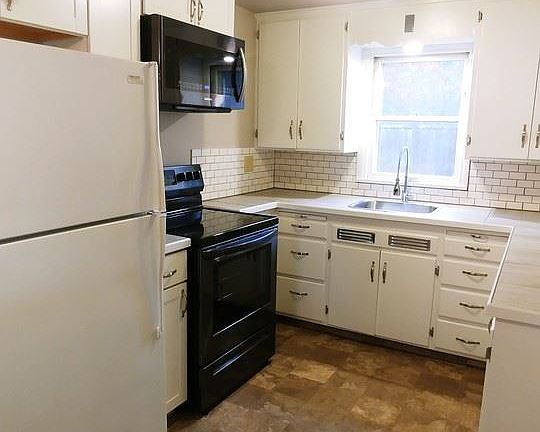 5th image of 4203 Sunset Dr W