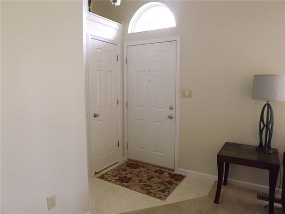 4th image of 7807 Langwood Dr