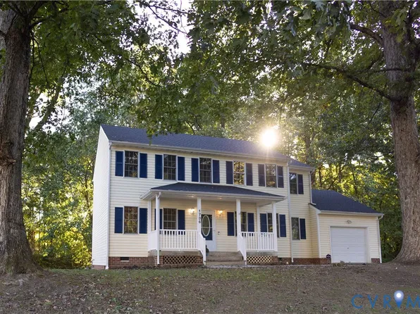 1736 Bellows Dr, North Chesterfield, VA 23225