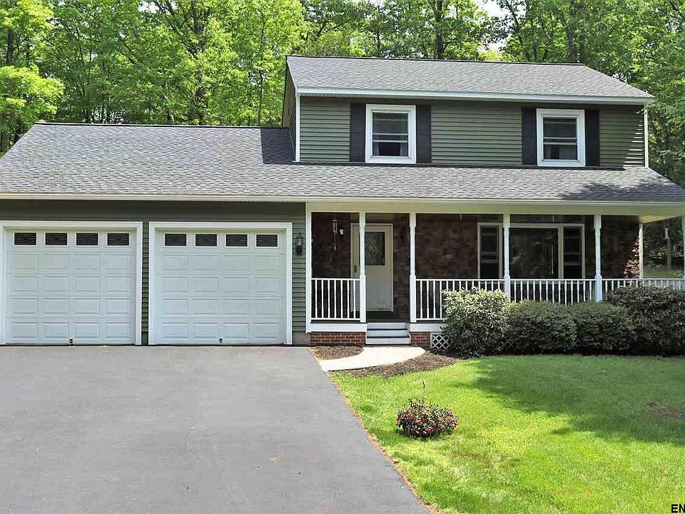 1st image of 19 Woodland Dr