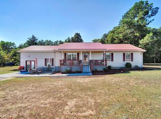 13401 Rockford School Rd, Hurt, VA 24563