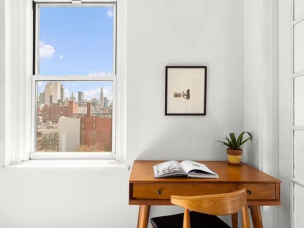 365 W 20th St APT 11B, New York, NY 10011