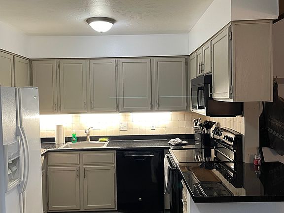 2nd image of 431 Wright St APT 109
