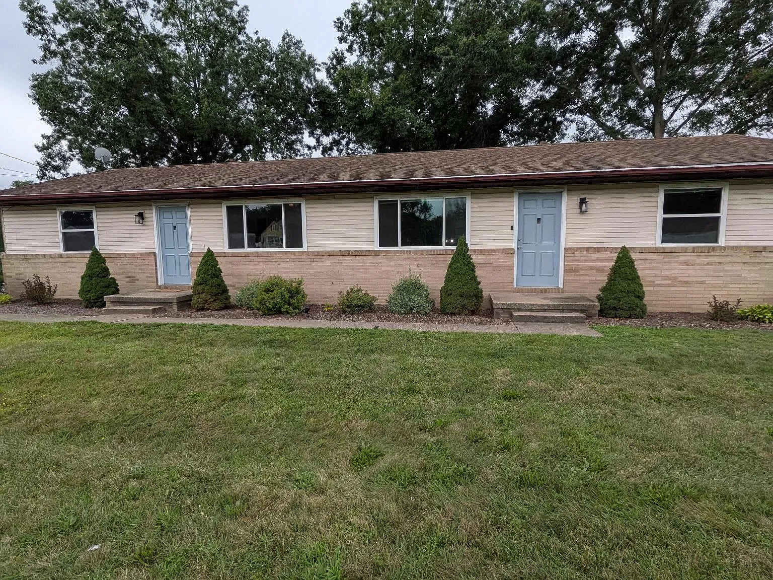 2 bed, 1000 sqft, $1,200 — Photo 1