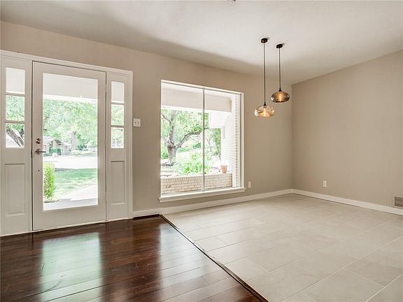 5th image of 106 Woodacre Cir