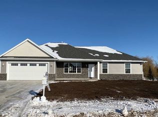 2091 Stillmeadow Cir, De Pere, WI 54115