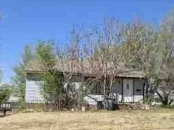 711 N 13th Ave, Dodge City, KS 67801