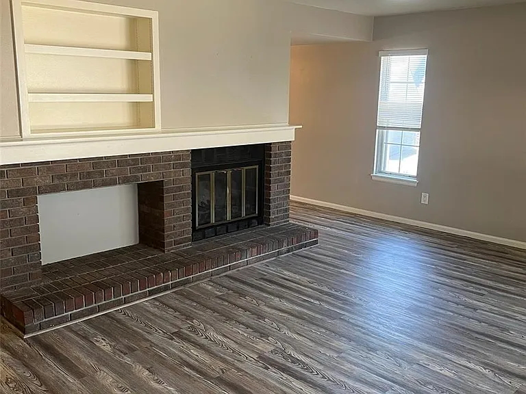 6932 E Appleton Cir — Photo 2
