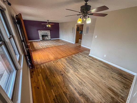 5th image of 2232 Bowling Green Rd