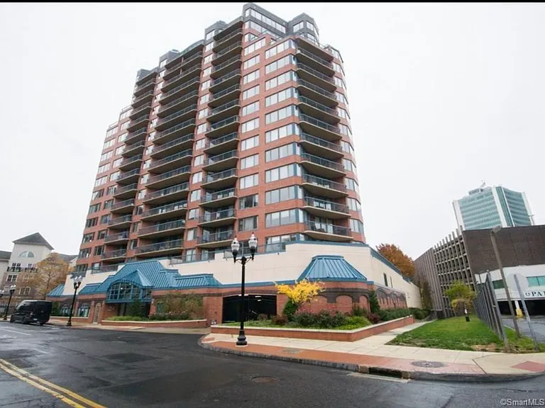 25 Forest St #8E — Photo 11