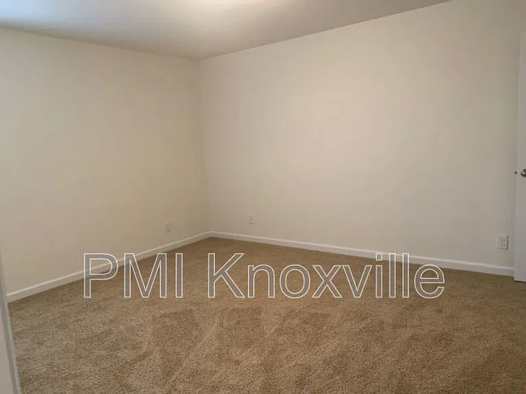 5371 Calvert Ln — Photo 11