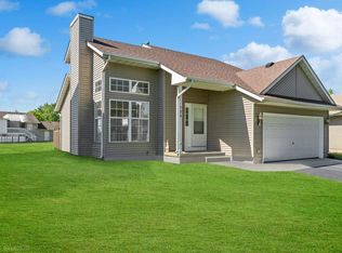 734 Redwood Ct, Genoa, IL 60135