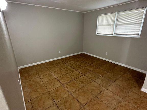 5th image of 2851 Sophia St #10