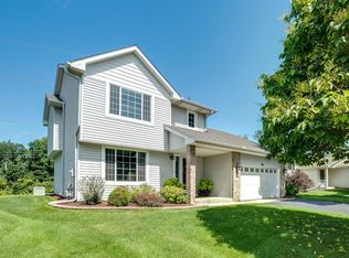 701 Summer Ln, Eagan, MN 55123