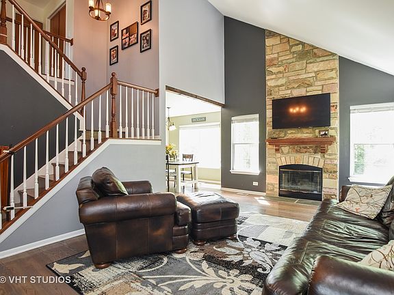 4th image of 596 E London Ct