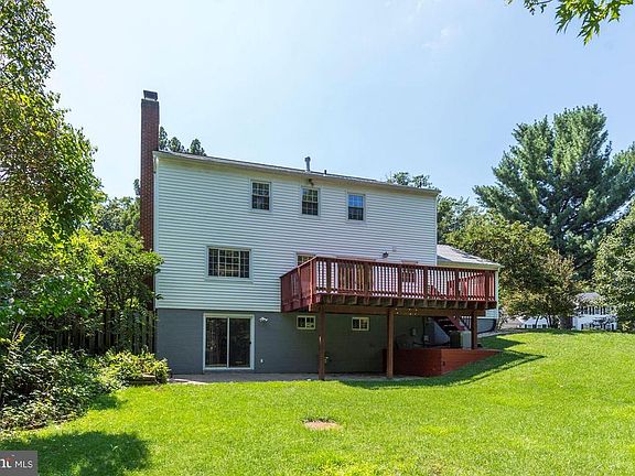 3rd image of 9521 Wallingford Dr