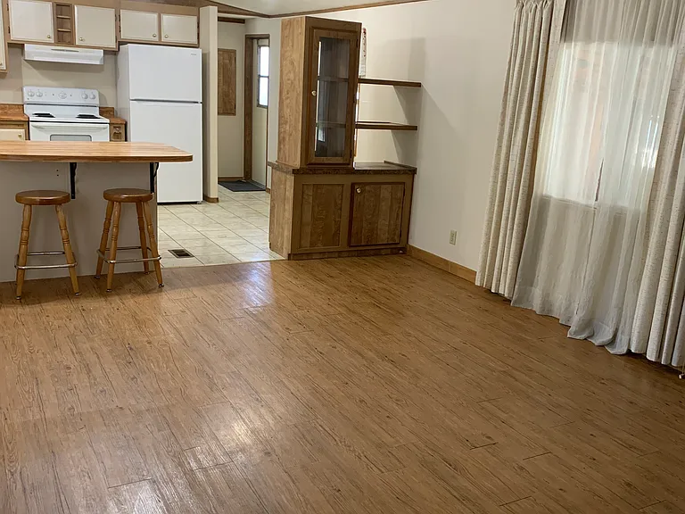 702 N Florence Ave #9 — Photo 2