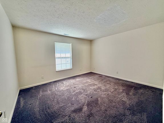 5th image of 413 Woodberry Dr