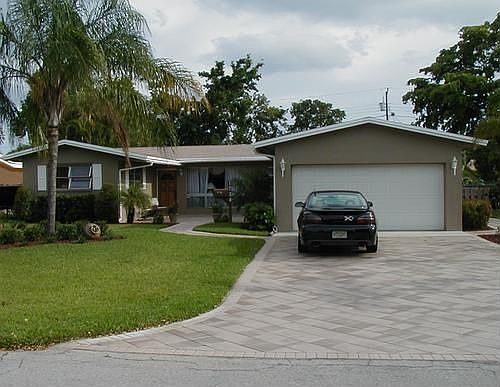 2nd image of 1724 NE 46th St