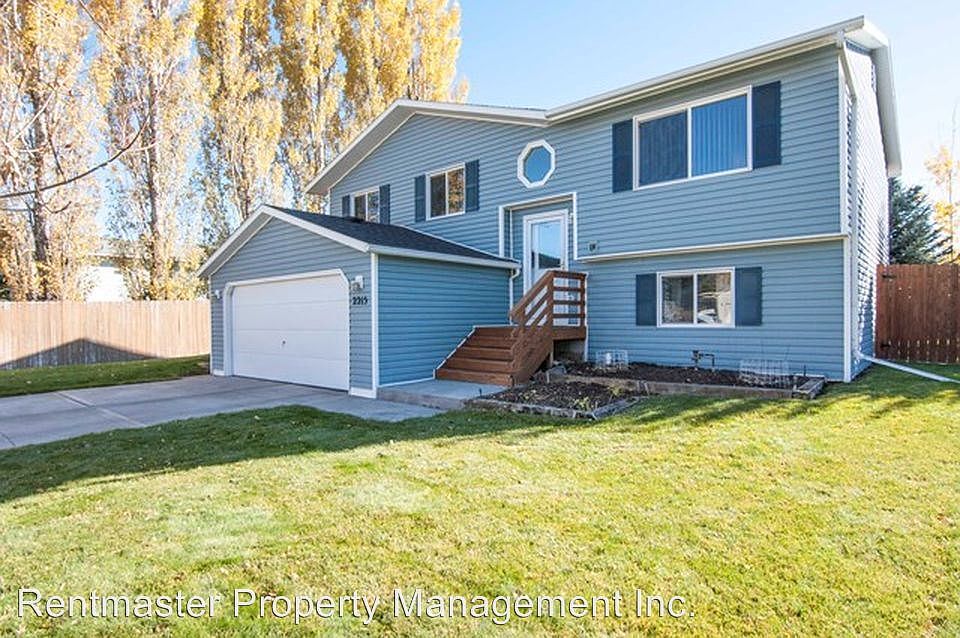 1st image of 2215 W Saddle Ln