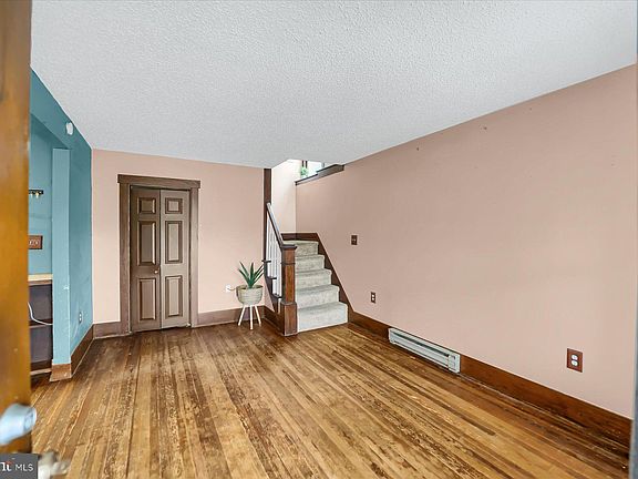 3rd image of 107 Limestone St