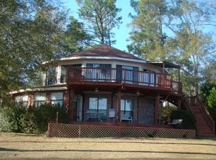 711 W Lakeshore Dr, Carriere, MS 39426