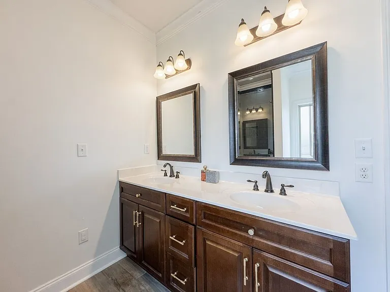 5005 Rainier Dr — Photo 17